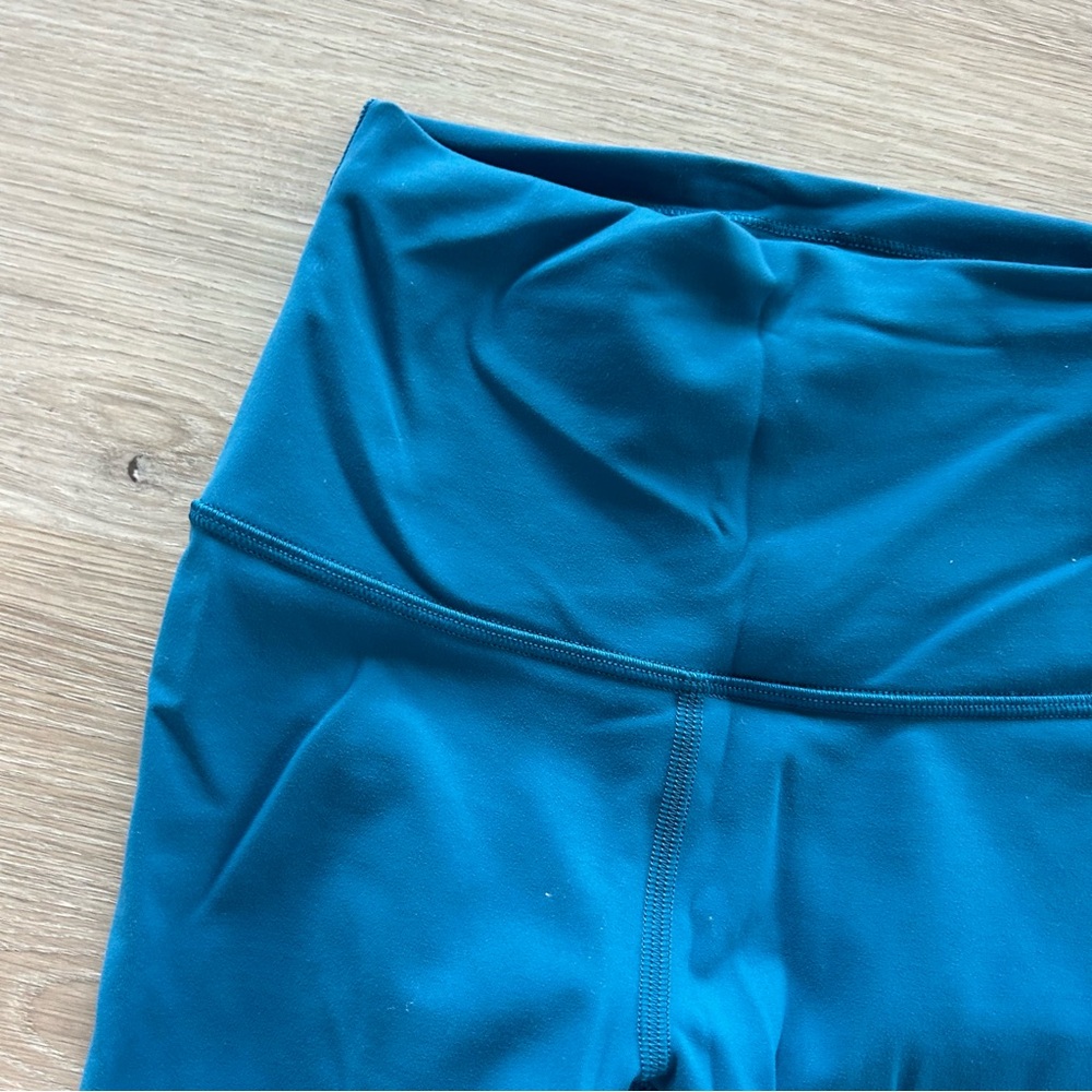 Lululemon Wunder Under Leggings - Picture 2 of 5